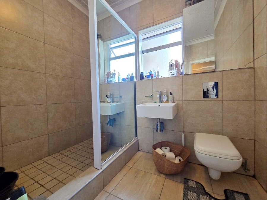 2 Bedroom Property for Sale in Three Anchor Bay Western Cape